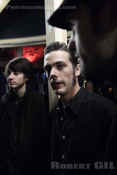 BLACK REBEL MOTORCYCLE CLUB - 2005-11-02 - PARIS -  - Peter Hayes - Robert Levon Been - Nick Jago